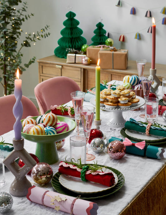 Two Ways to Dress your Christmas Table