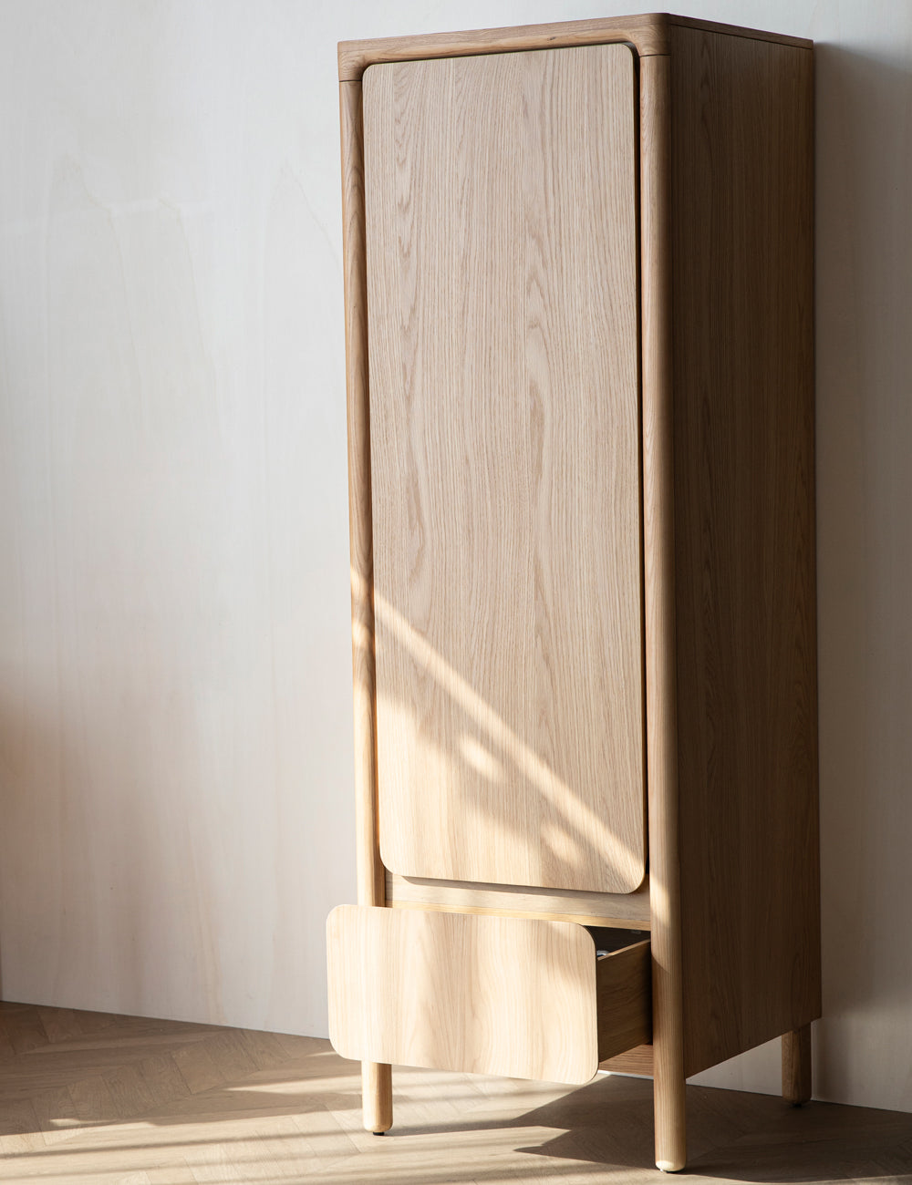 Toffee Cabinet with one door Natural