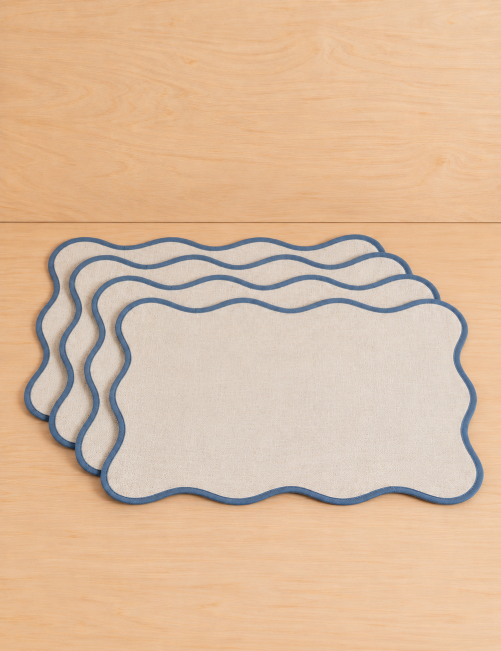 Set of 4 Scallop Edge Placemats