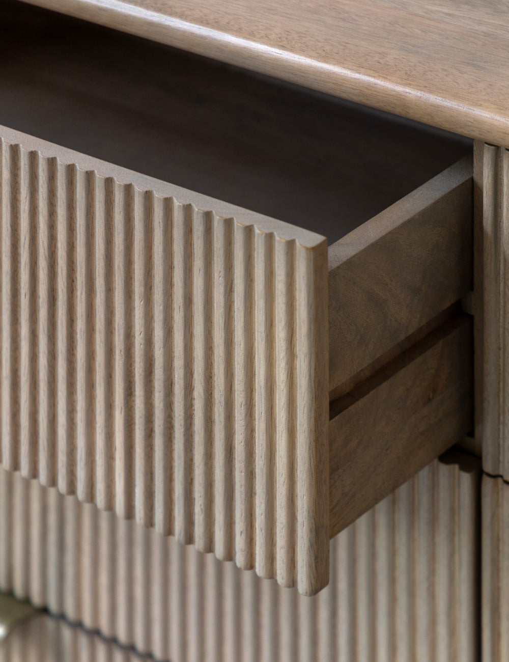 Colonna 6 Drawer Chest