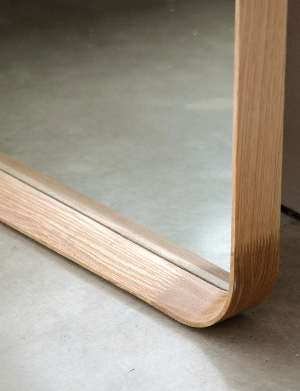 Linna Oak Leaner Mirror