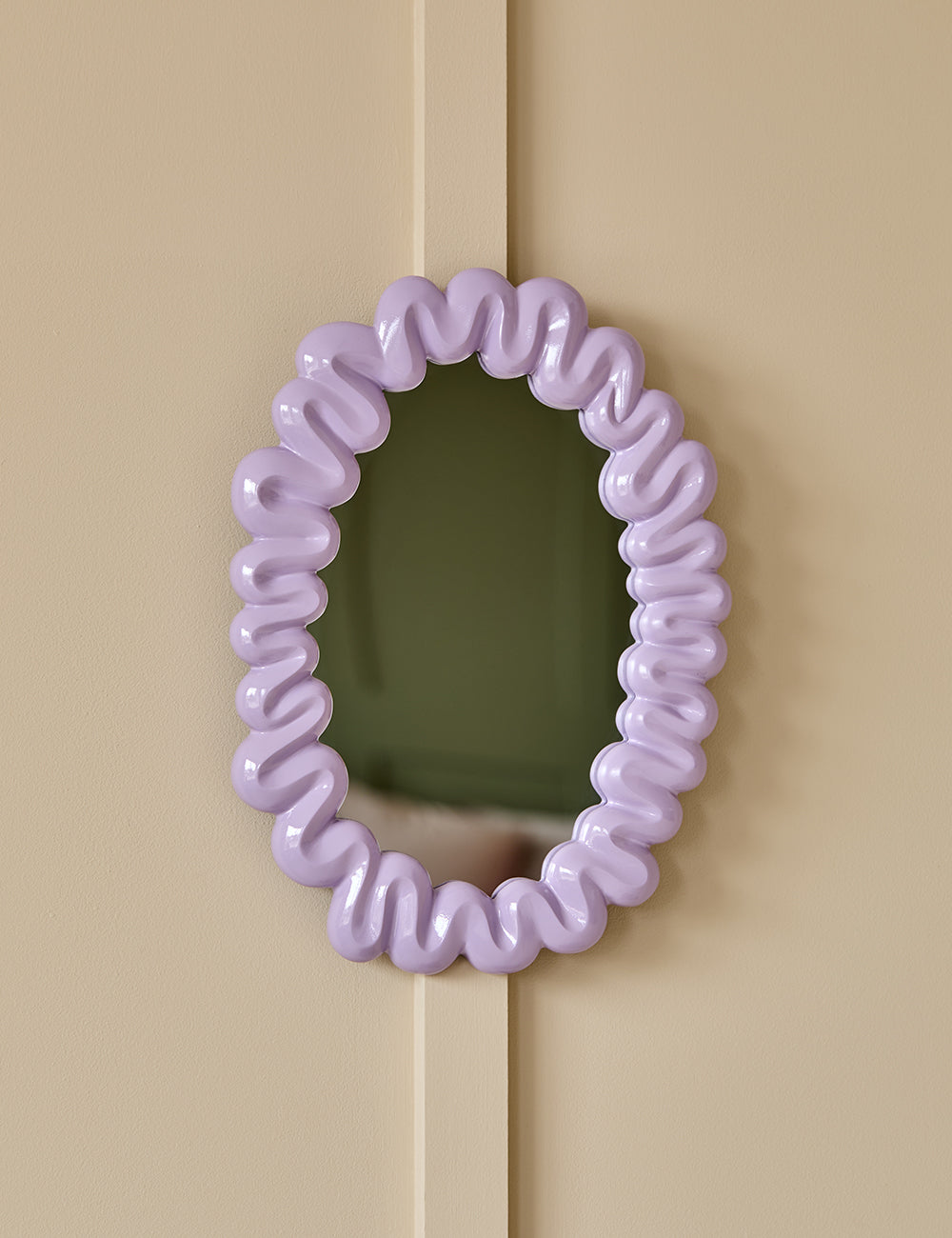 Lilac mirror outlet