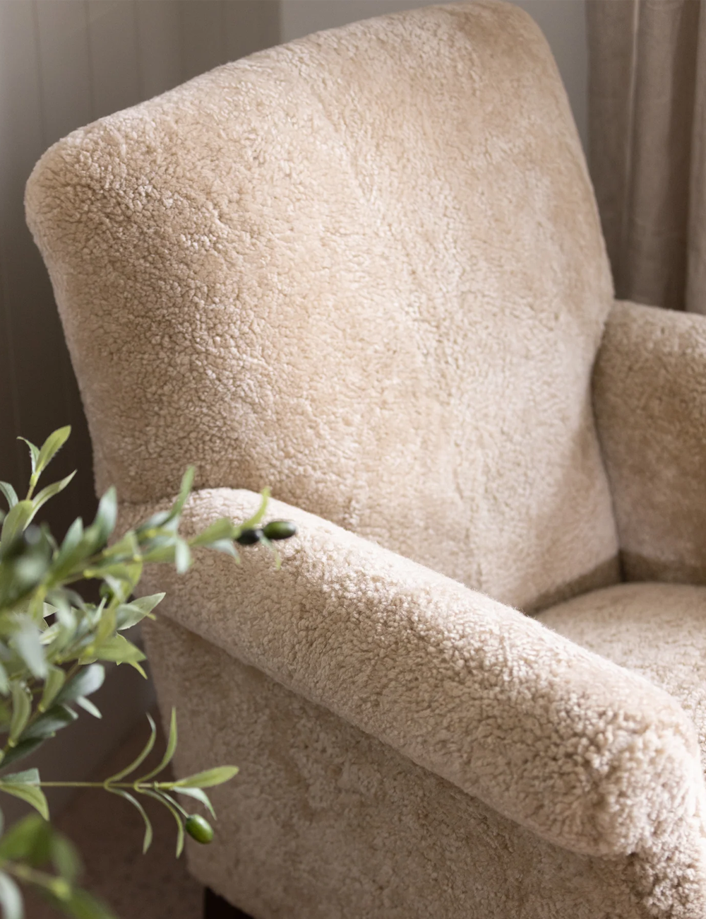 Una Armchair in Sheepskin