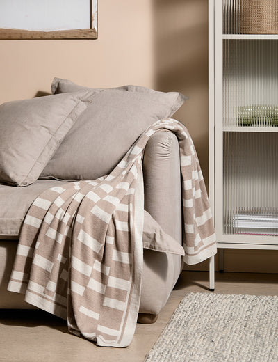 Ludo knitted throw in Taupe
