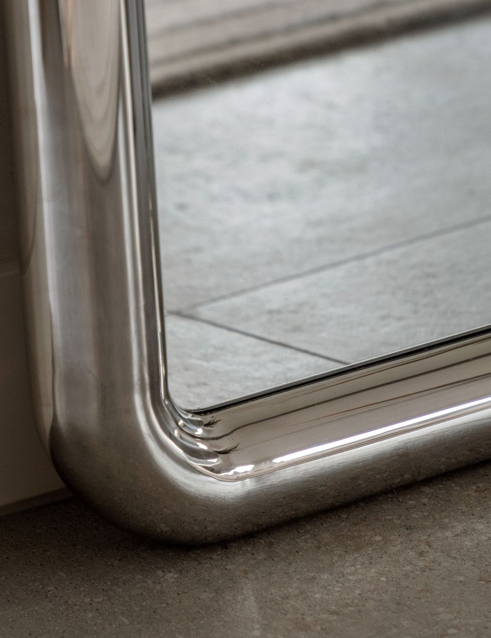 Specchio Leaner Mirror