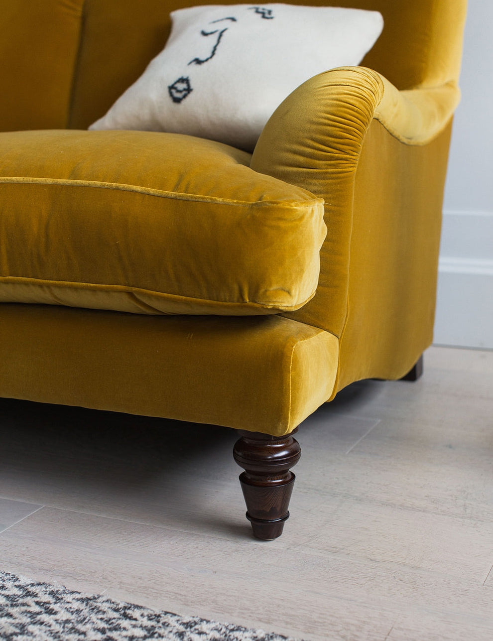 Mabel Sofa 