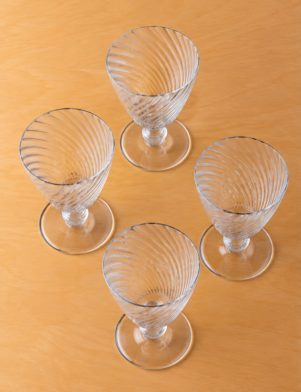Set of 4 Swirl Wine Glass Clear