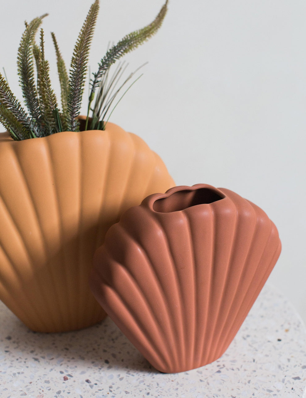 Ceramic Shell Vase - Peach
