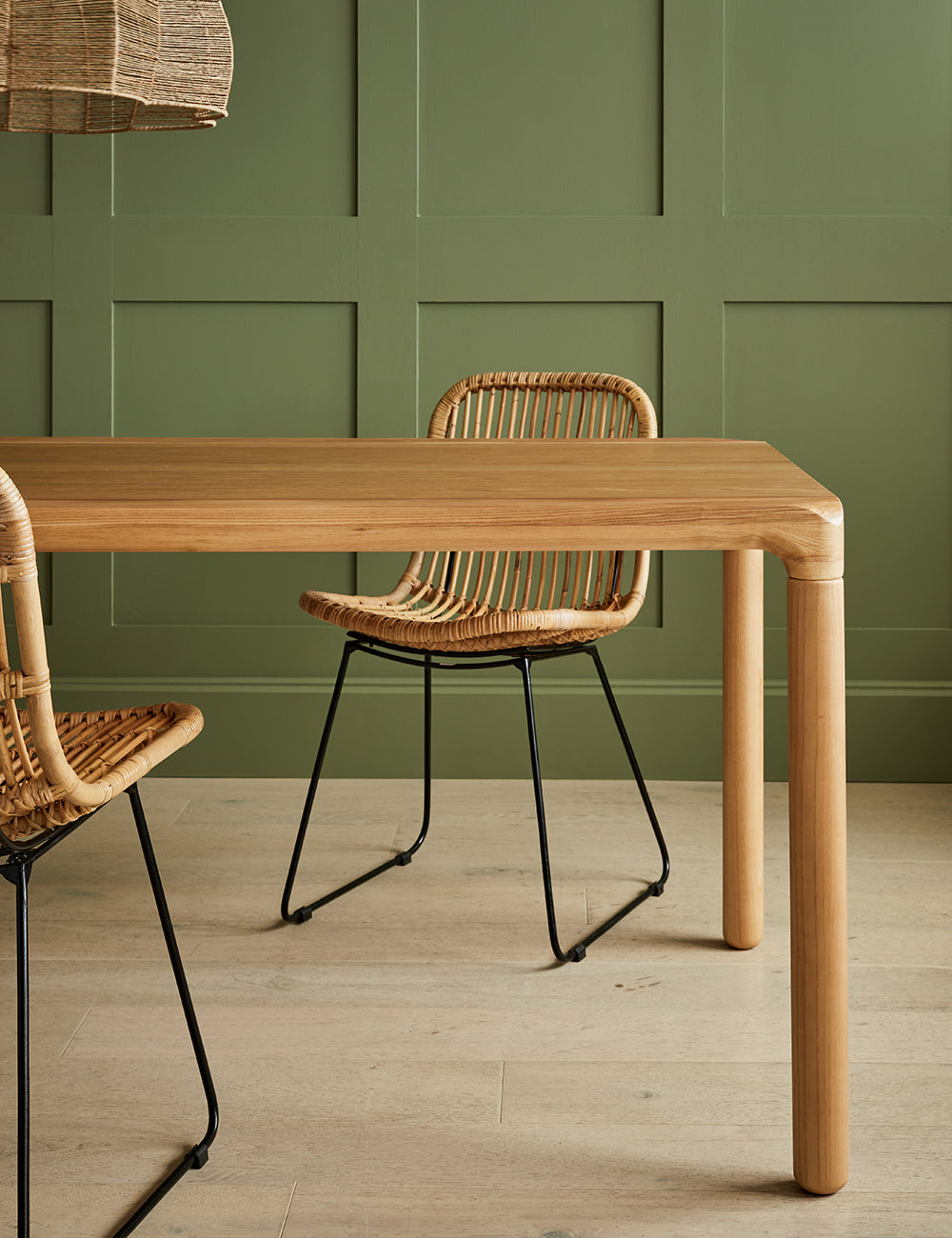 Dining table sales with curved edges