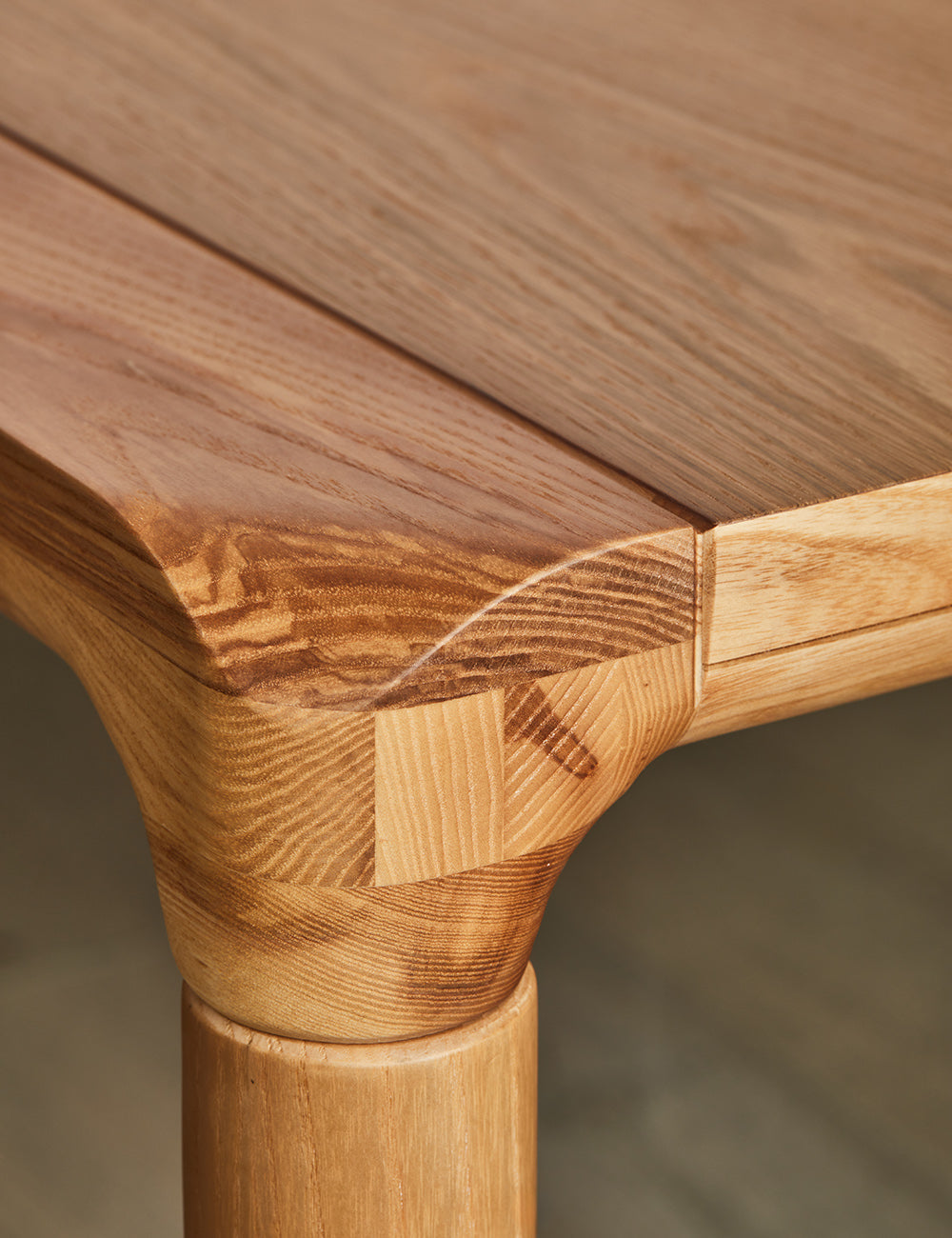 Curved edge on sale dining table