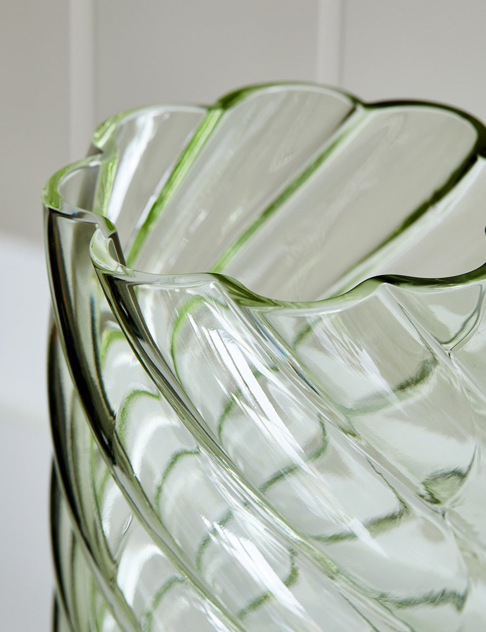 Green Twisted Glass 