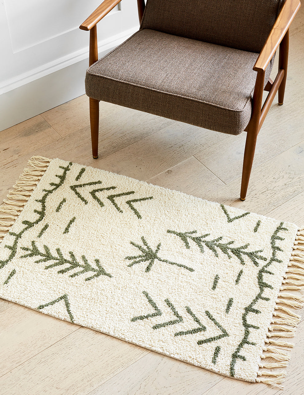 Ivory and Green Tufted Bathmat