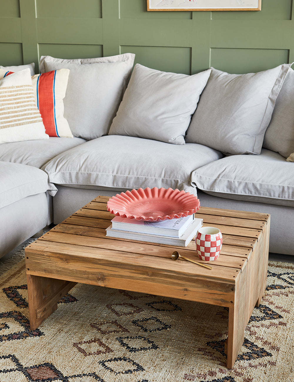 Low rise shop coffee table