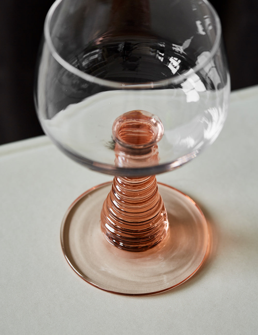 Nude Swirl Wine Glass
