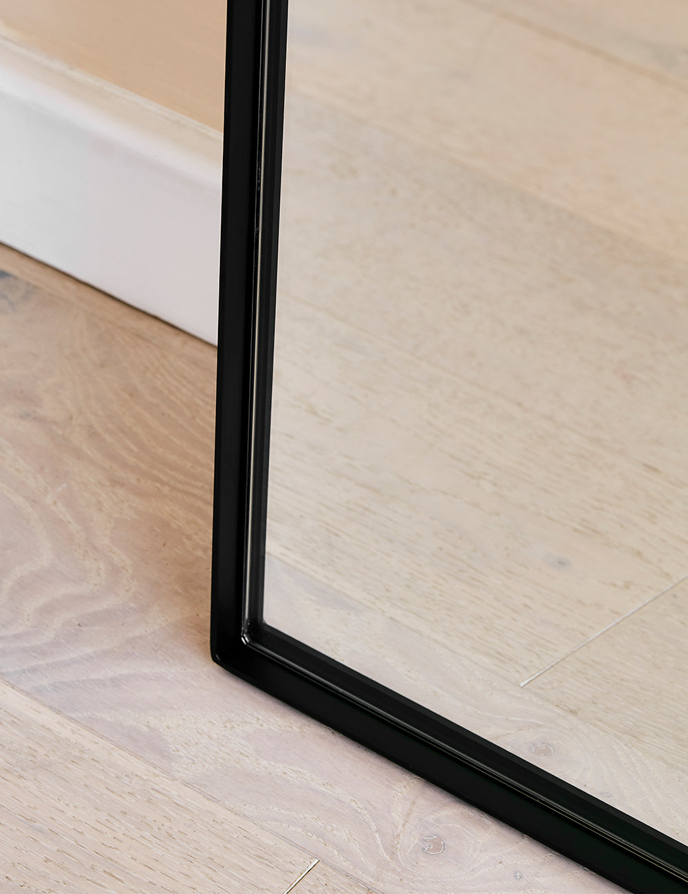 Rectangular Floor Mirror - Black detail