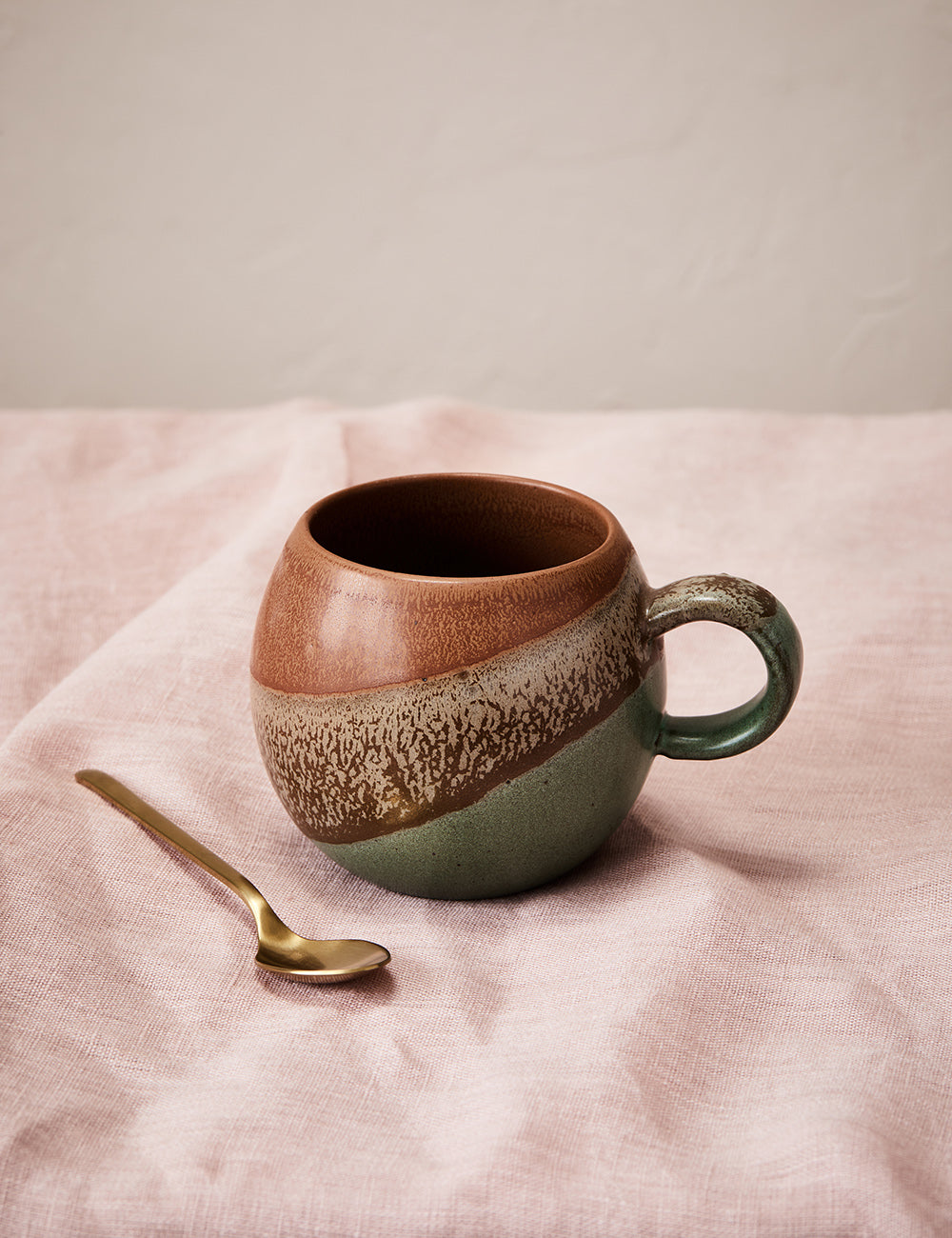 Retro Round Stoneware Mug
