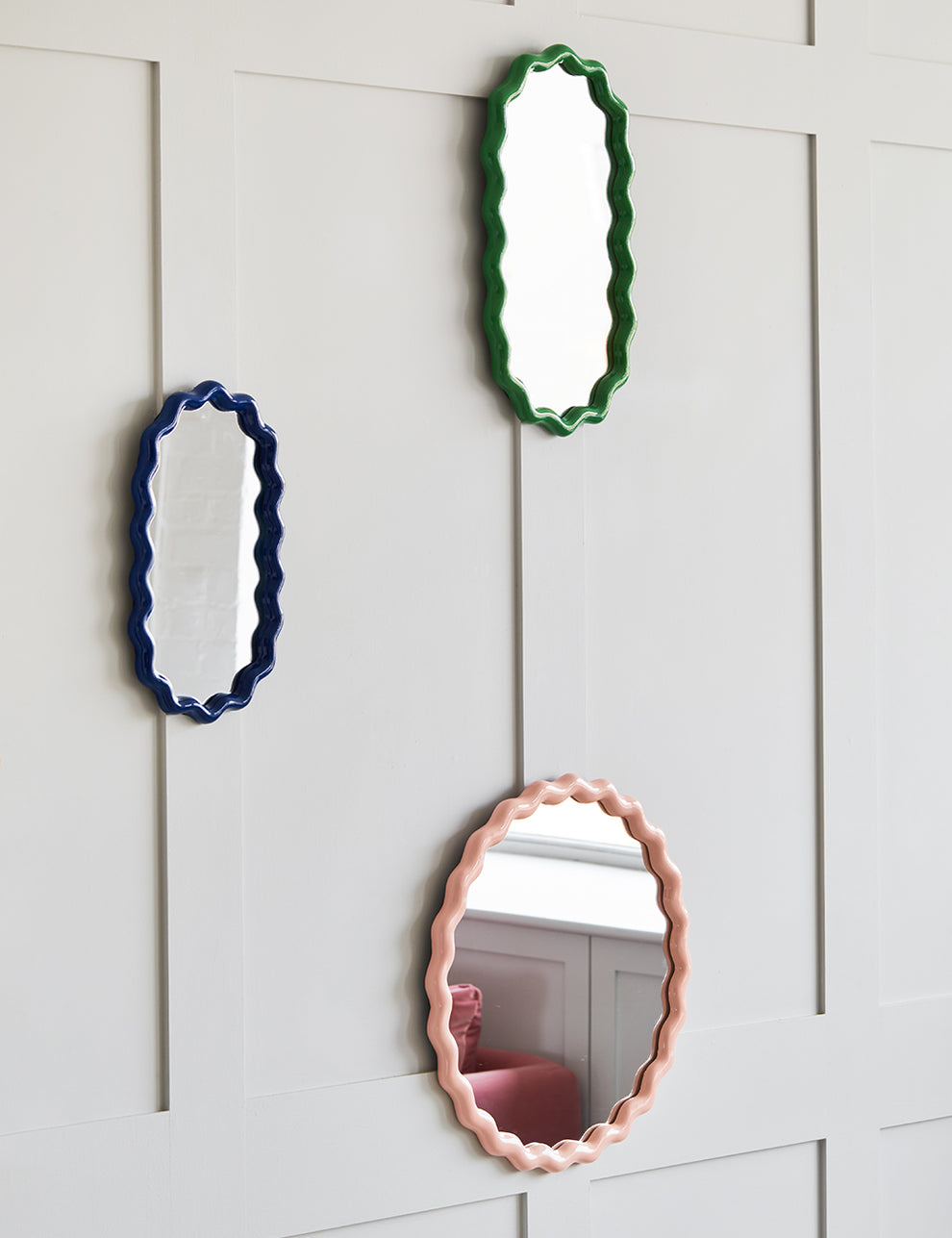 Medium Oval Green Wavy Mirror
