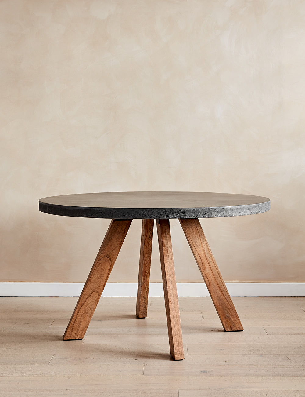 Cement dining outlet table round