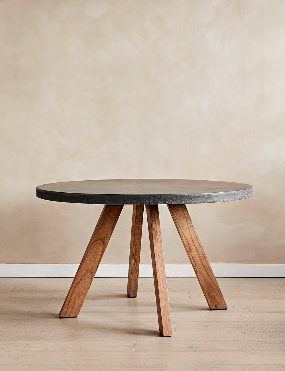 Round Trondheim Cement & Mindi Wood Dining Table Simple