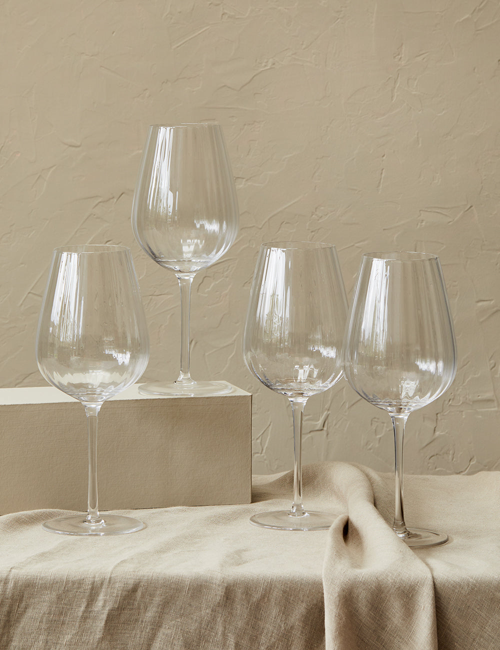 Set of 4 Ribbed Wine Glasses