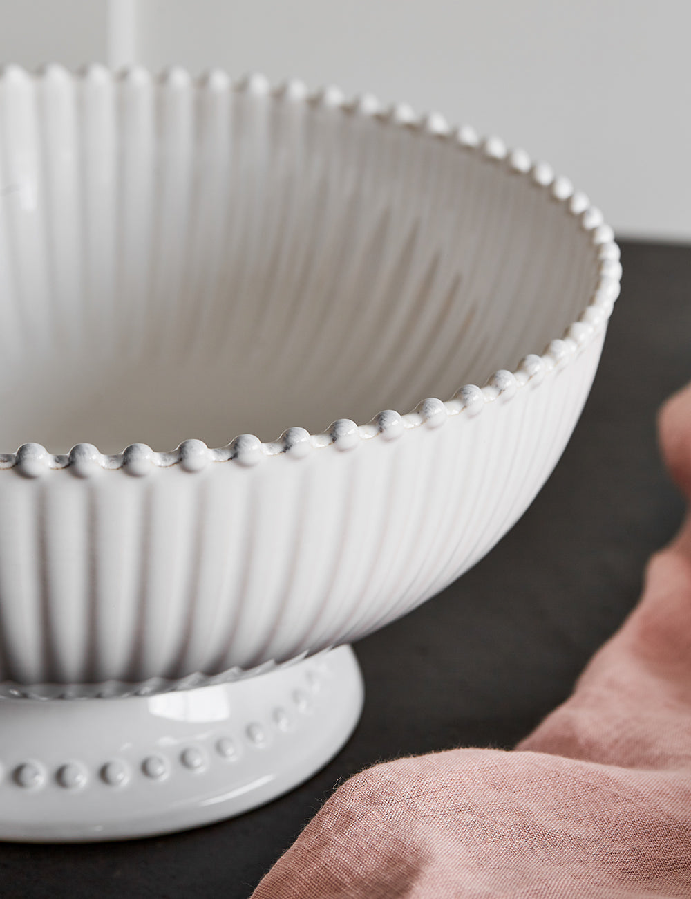 White Pearl Stoneware Centrepiece Serving Bowl Detail